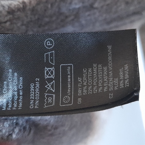 H&M Sweater - Picture 6 of 6